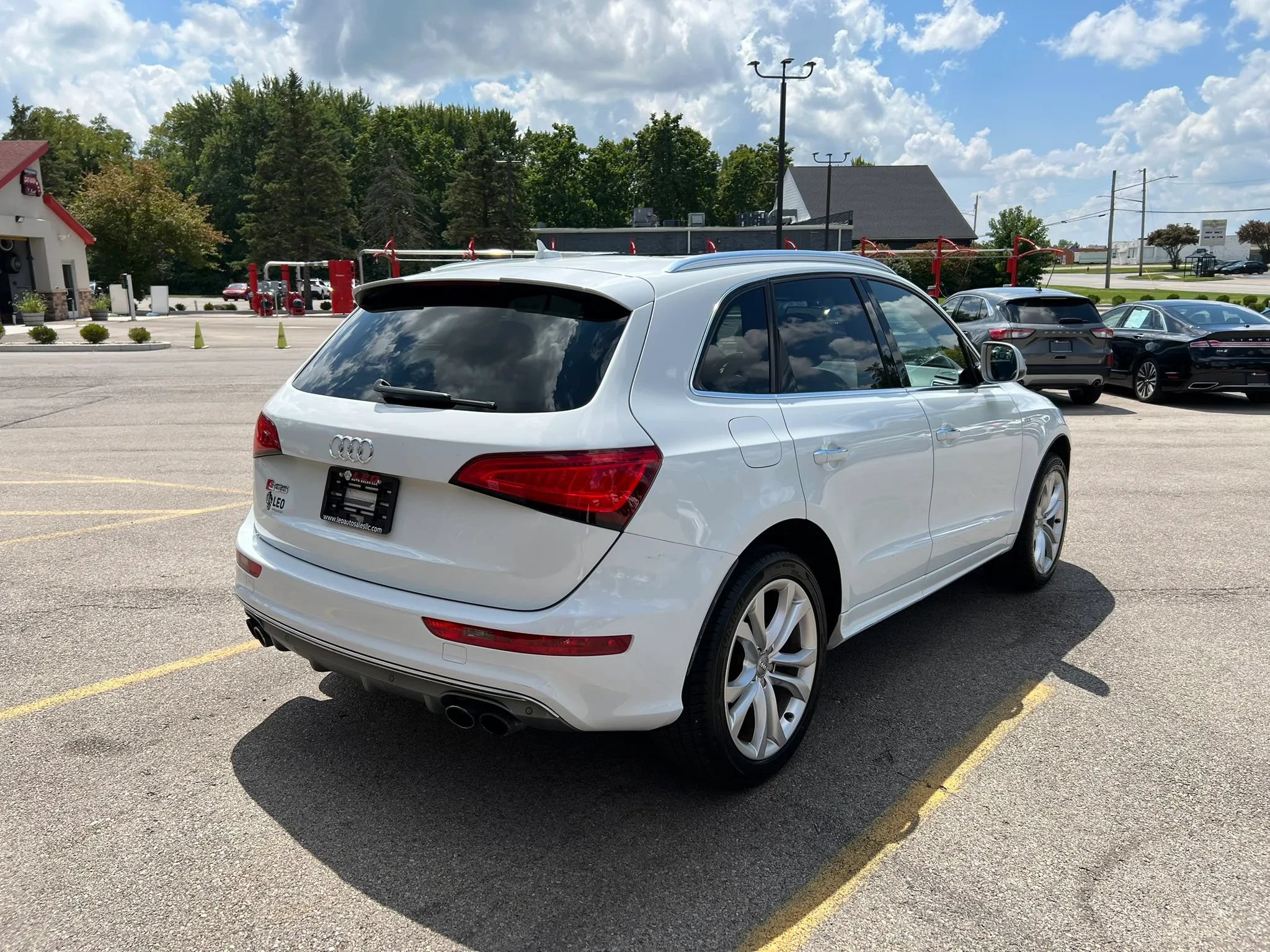 Used 2015 Audi SQ5 Premium Plus w/ Technology Package AWD/4WD image 5