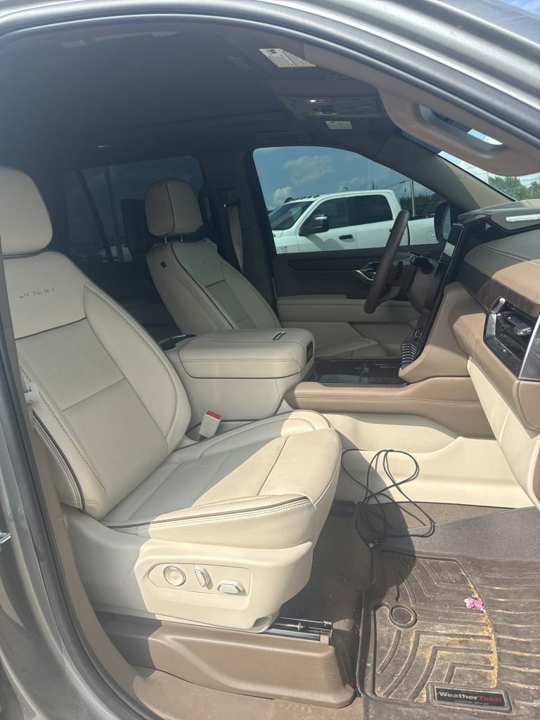 Used 2025 GMC Yukon Denali w/ Denali Reserve Package AWD/4WD image 19