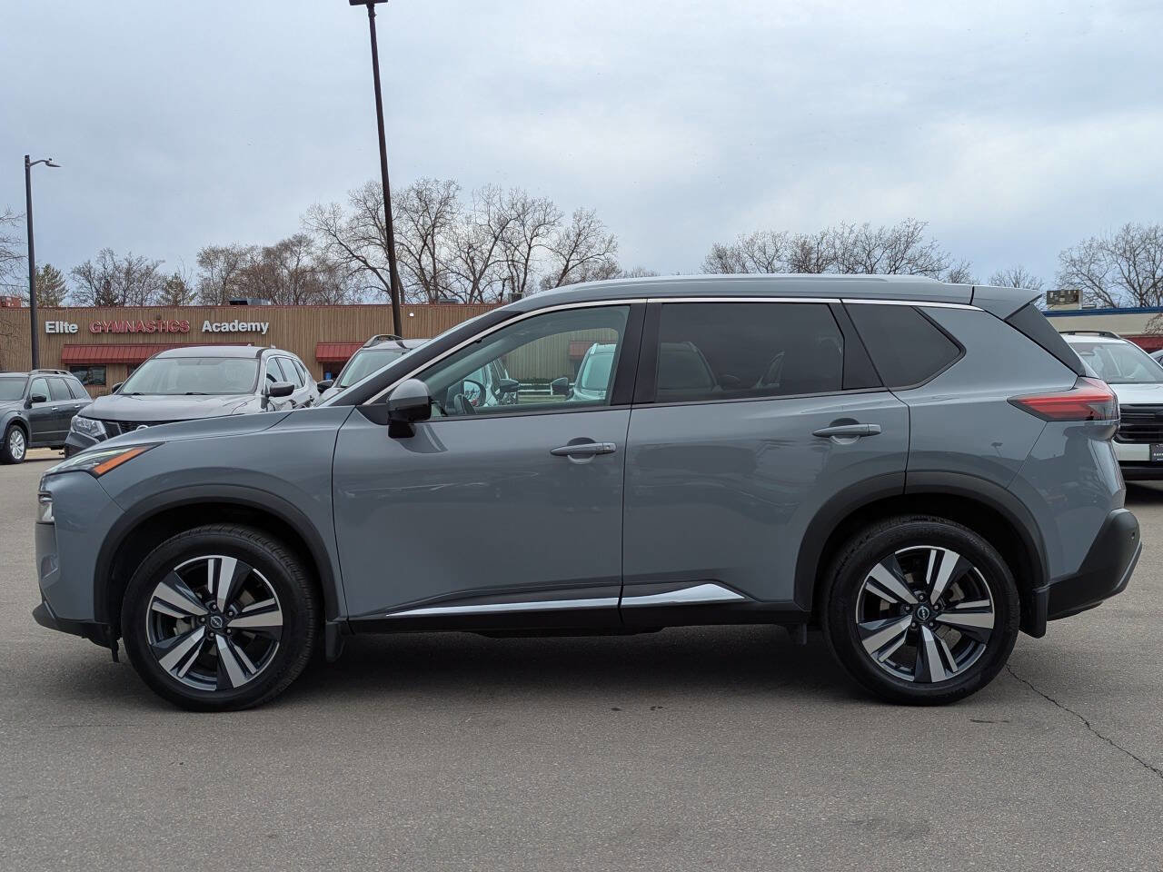 Used 2022 Nissan Rogue SL AWD/4WD image 9