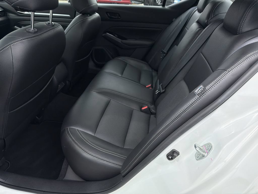 Used 2023 Nissan Altima 2.5 SV w/ SV Premium Package FWD image 18