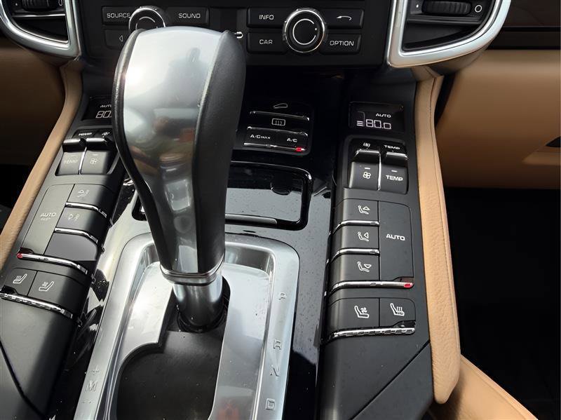 Used 2016 Porsche Cayenne image 44