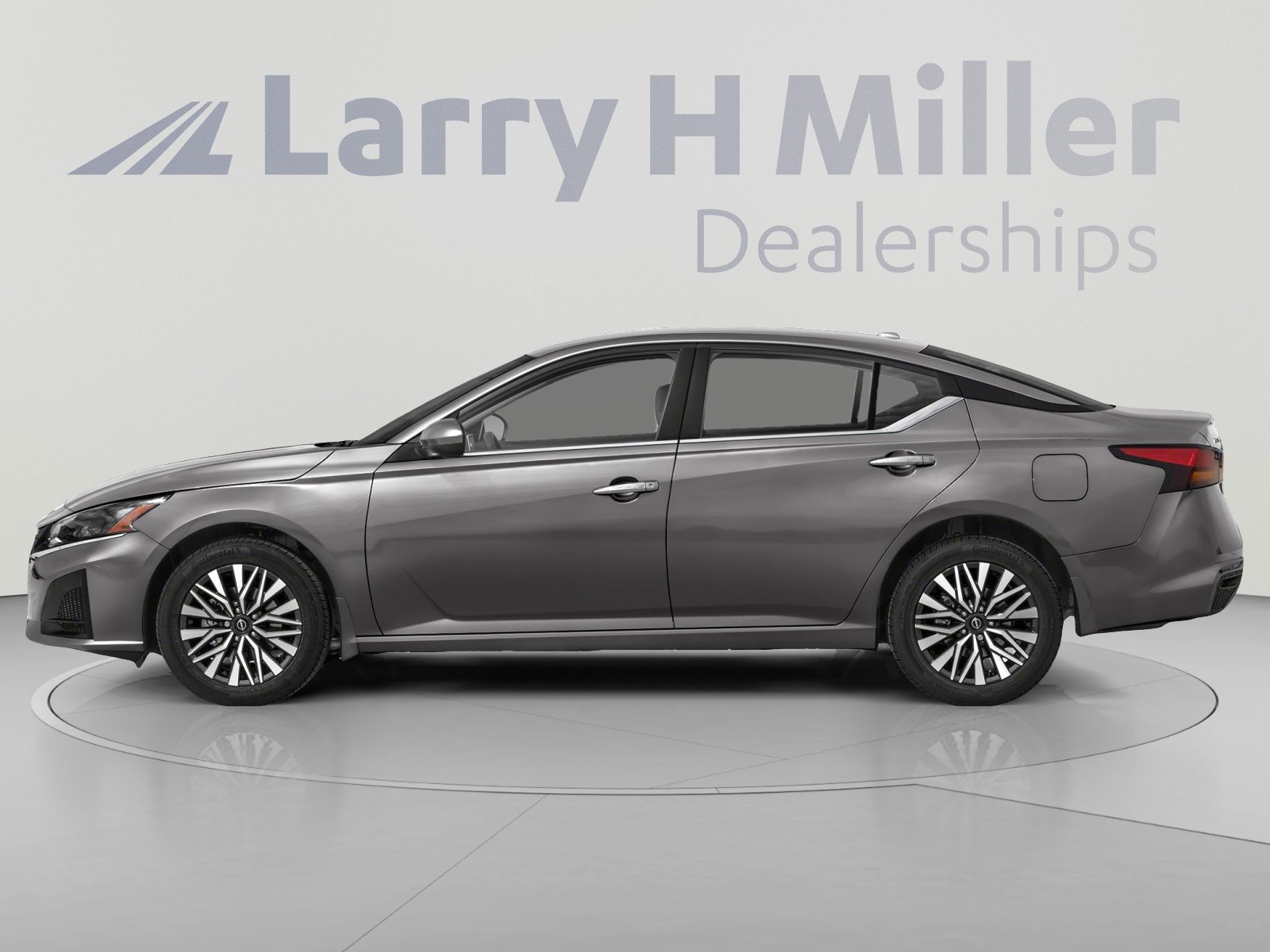 Used 2024 Nissan Altima 2.5 SV FWD image 4