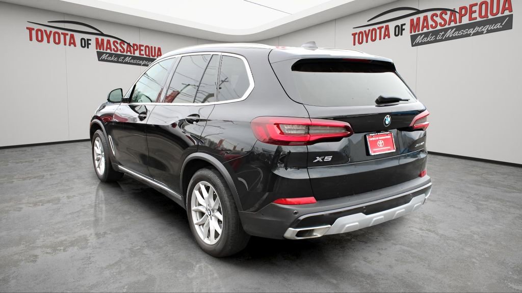Used 2023 BMW X5 xDrive40i w/ Premium Package AWD/4WD image 3