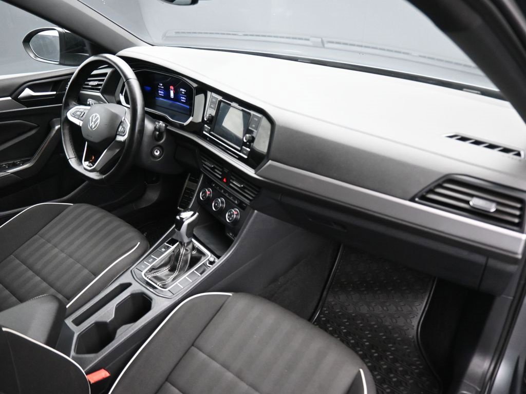 Used 2024 Volkswagen Jetta Sport image 38