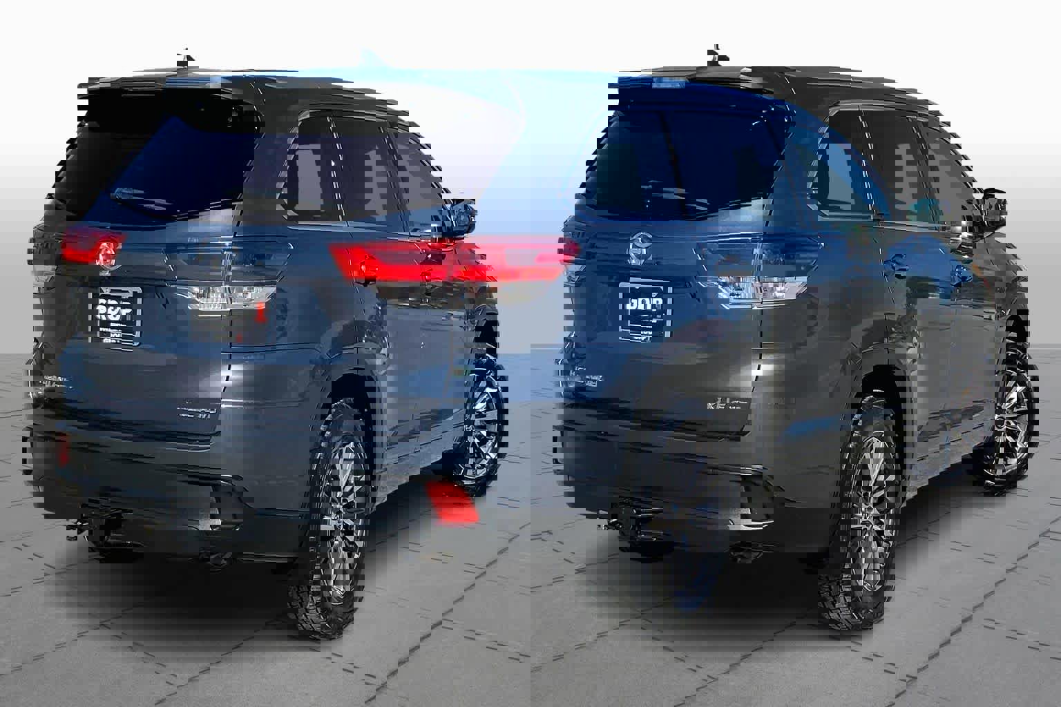 Used 2017 Toyota Highlander XLE image 13