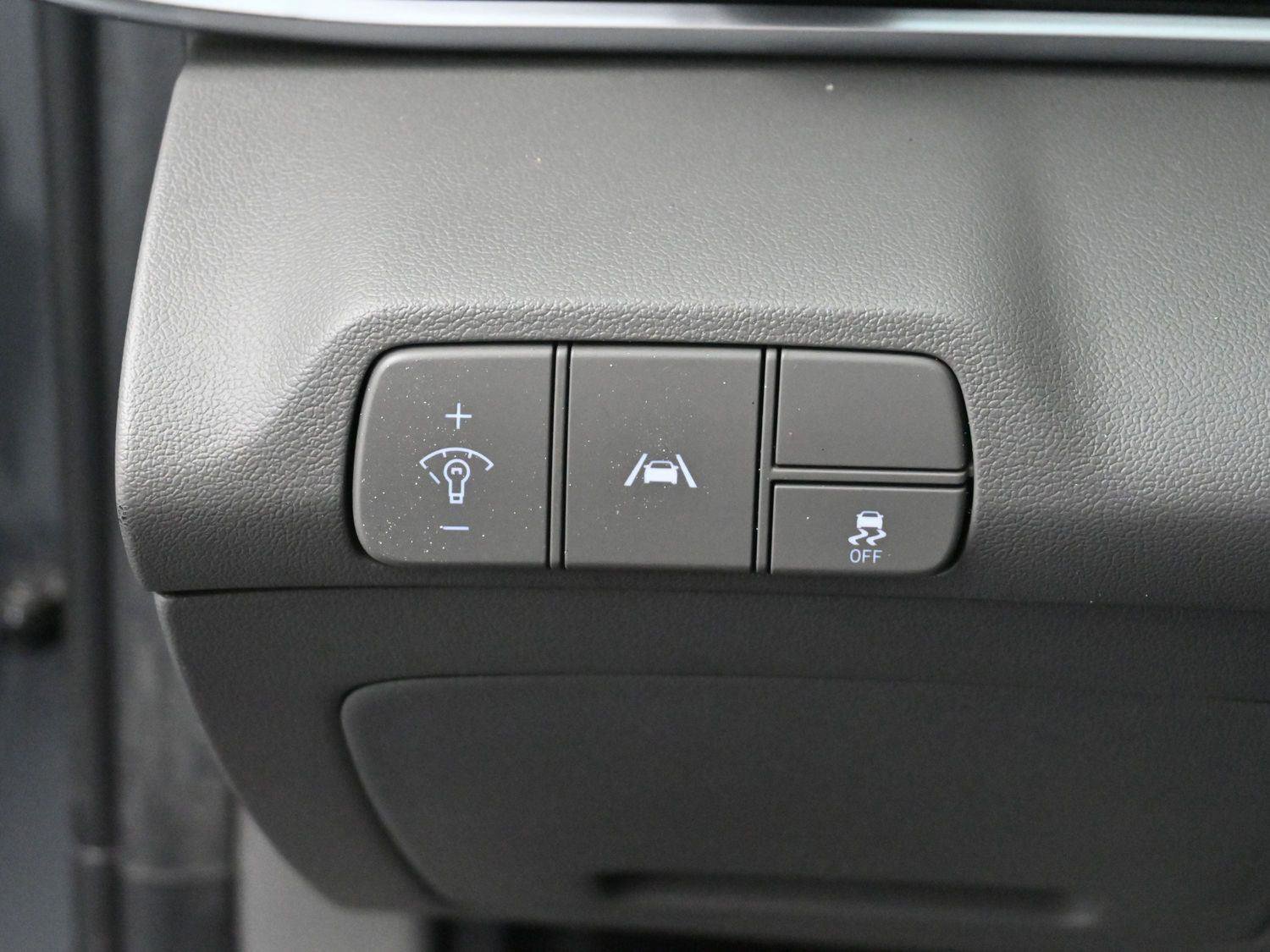 Used 2023 Hyundai Elantra SEL image 25