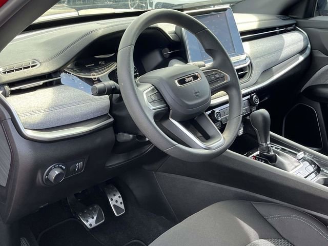 Used 2025 Jeep Compass Sport image 12