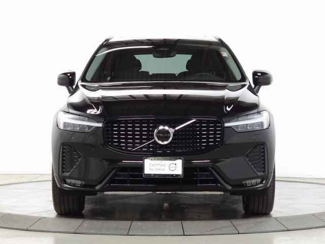 Certified 2025 Volvo XC60 B5 Core image 2