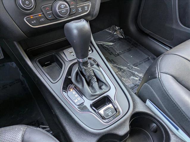 Used 2019 Jeep Cherokee Limited w/ Luxury Group image 12