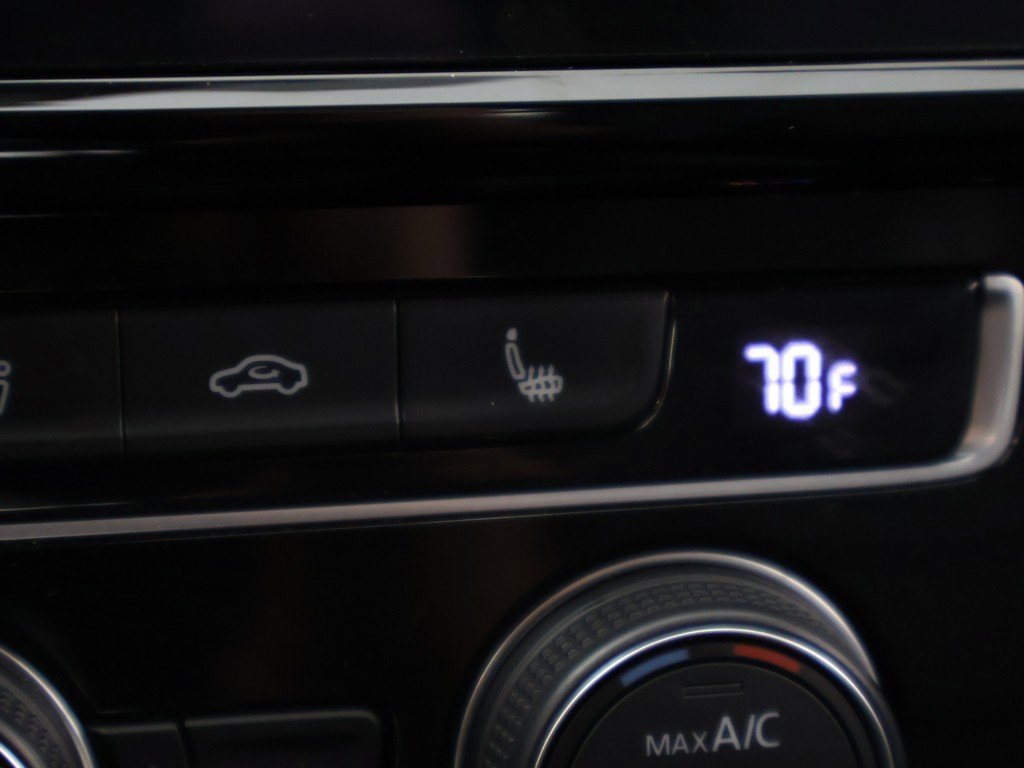 Used 2018 Volkswagen Golf R 4-Door image 50