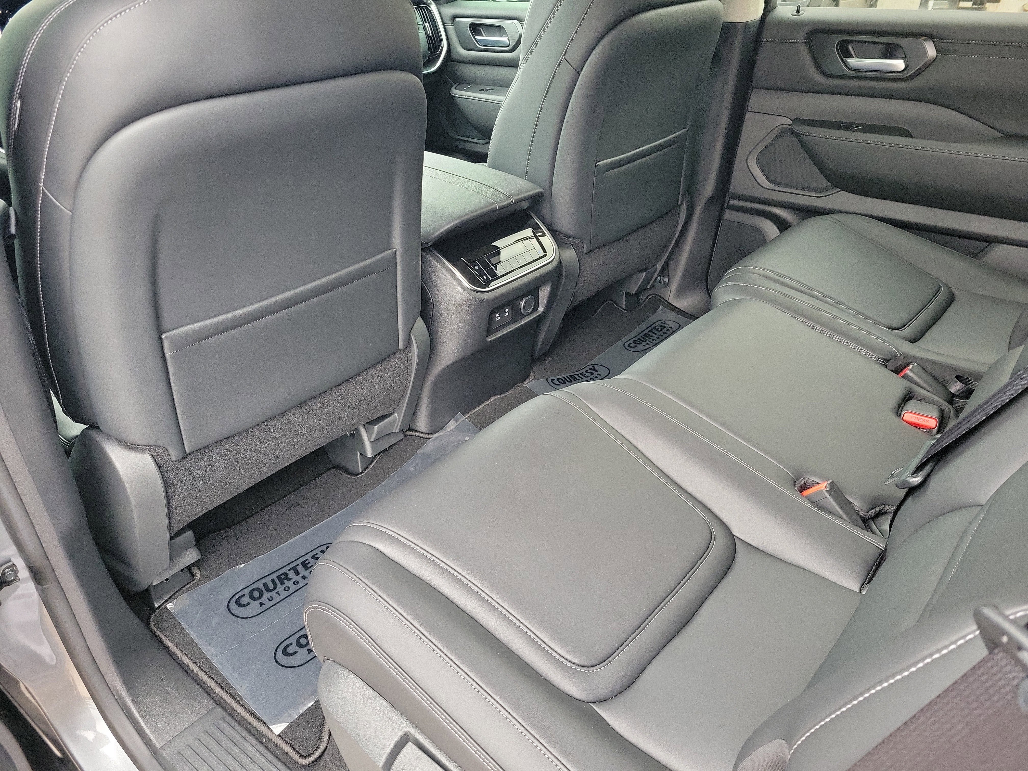 New 2026 Nissan Armada SV image 11