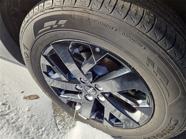 Used 2023 Kia Sorento S w/ Panoramic Sunroof Package image 4