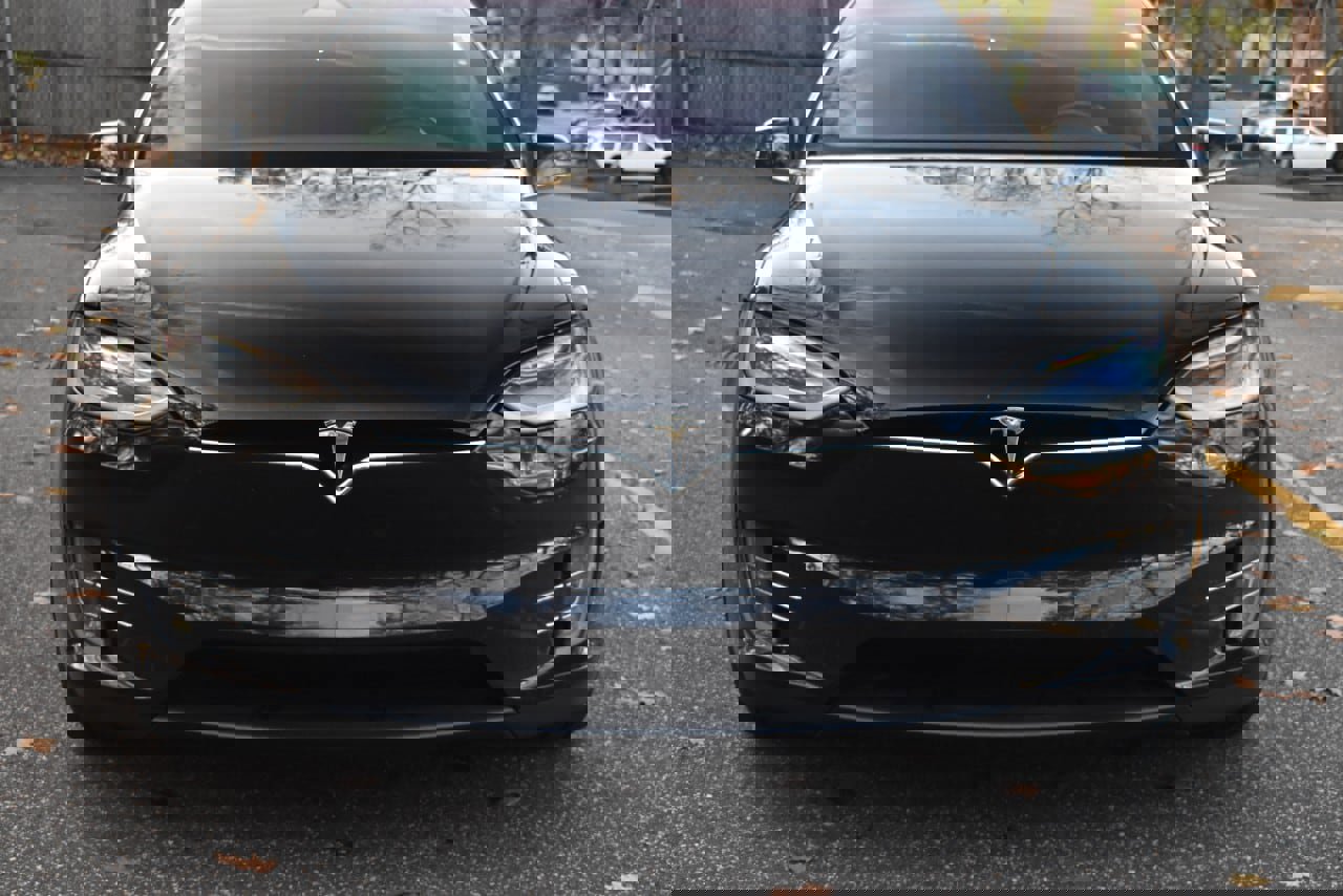 Used 2018 Tesla Model X 75D image 38