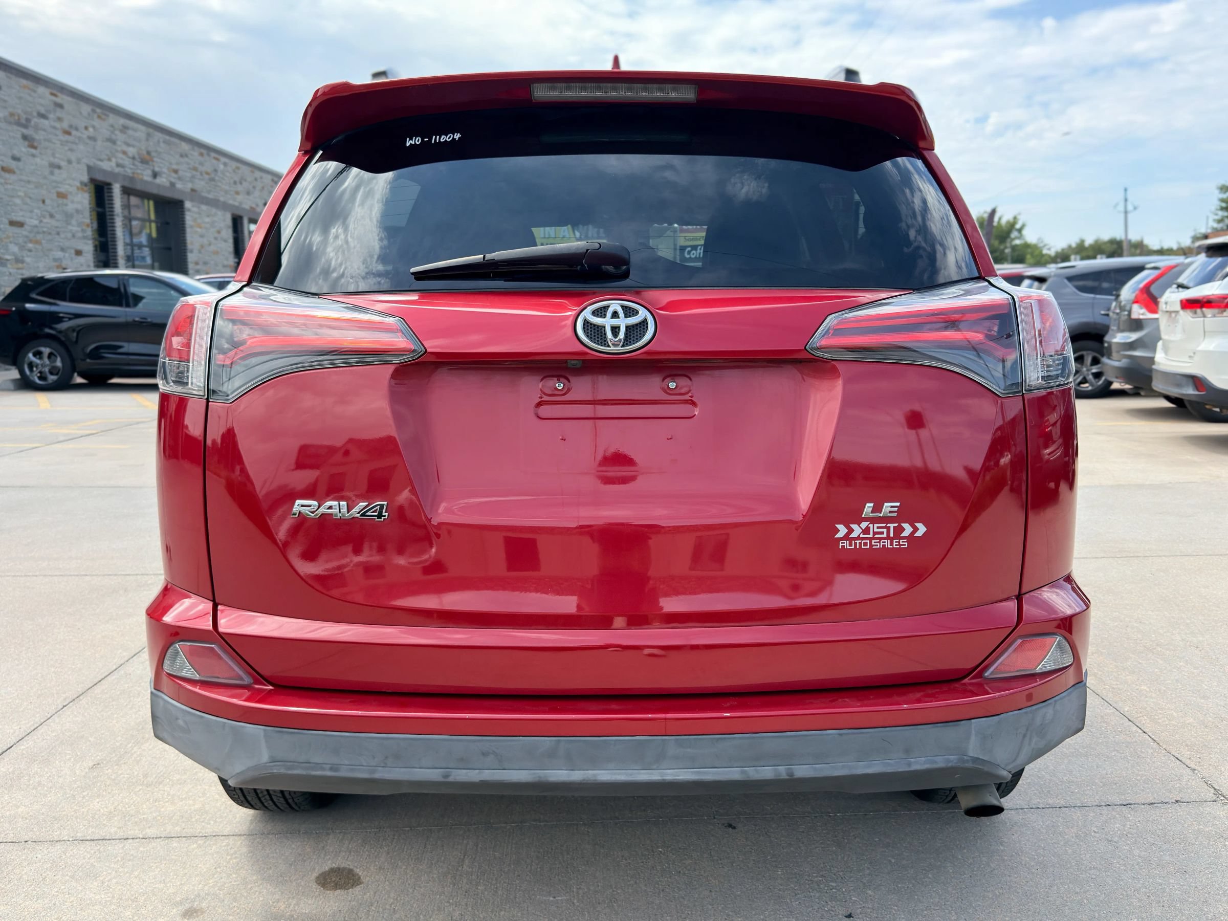 Used 2017 Toyota RAV4 LE FWD image 6