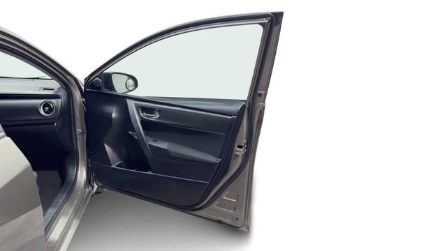 Used 2018 Toyota Corolla LE FWD image 9