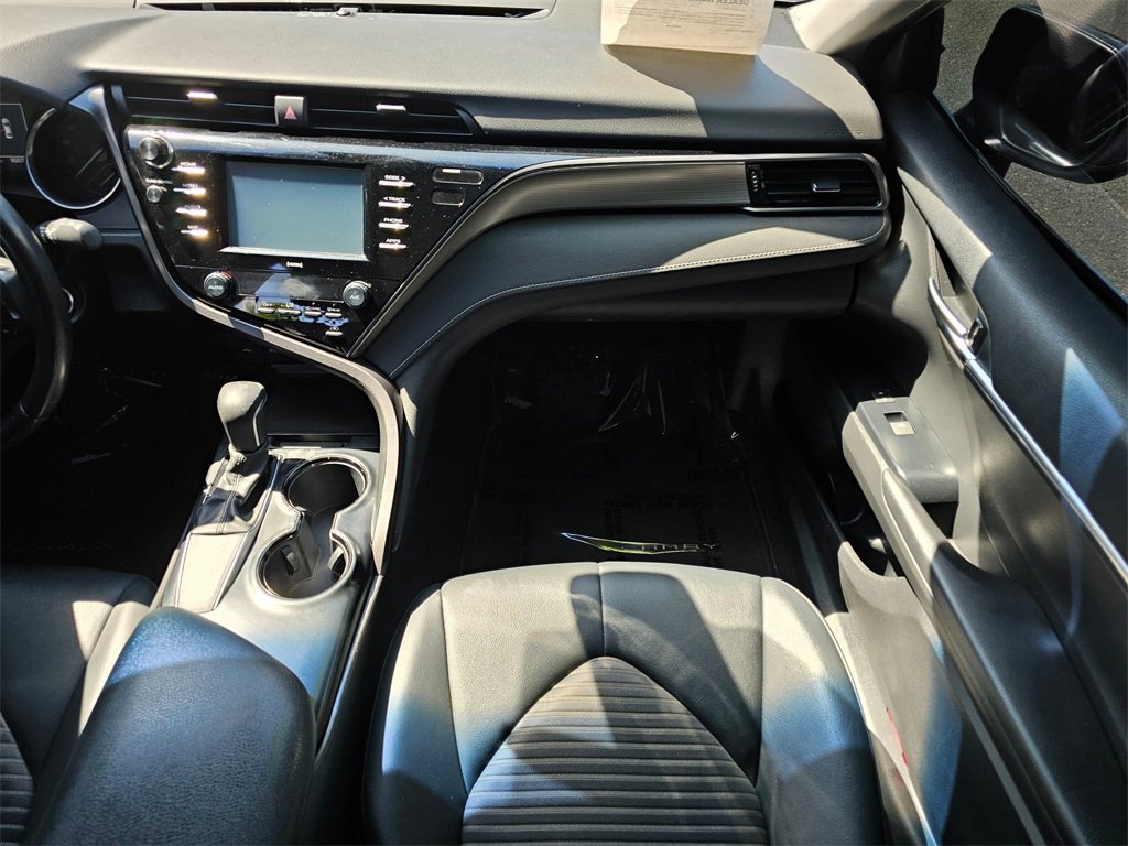 Used 2020 Toyota Camry SE image 14