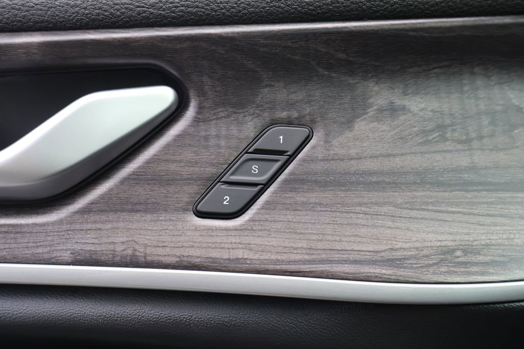 Used 2024 Jeep Grand Cherokee Limited image 35