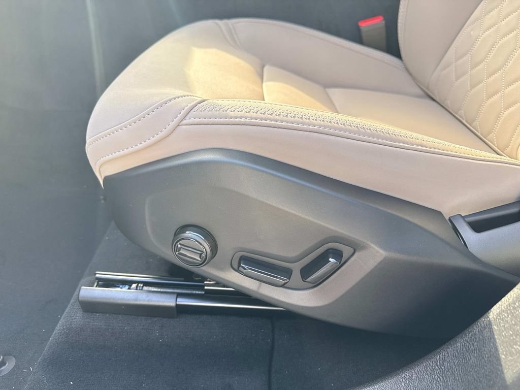 New 2026 Volvo XC60 B5 Core AWD/4WD image 22