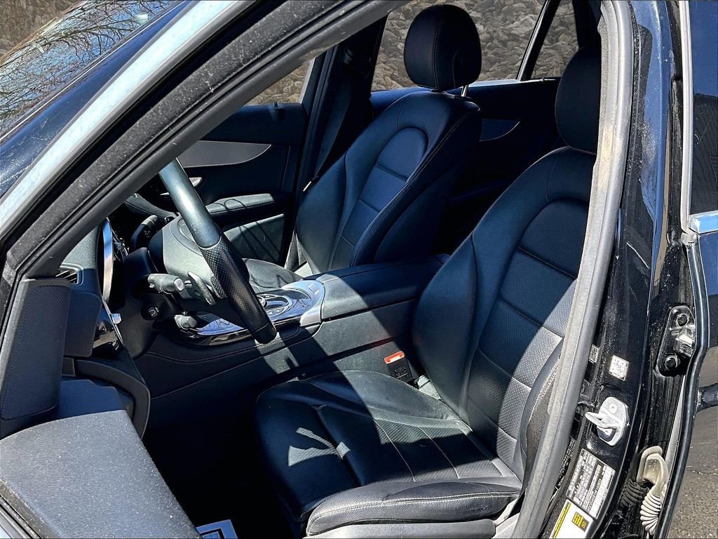 Used 2017 Mercedes-Benz GLC 300 4MATIC image 21