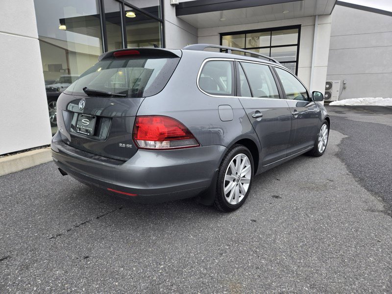 Used 2012 Volkswagen Jetta SportWagen image 3