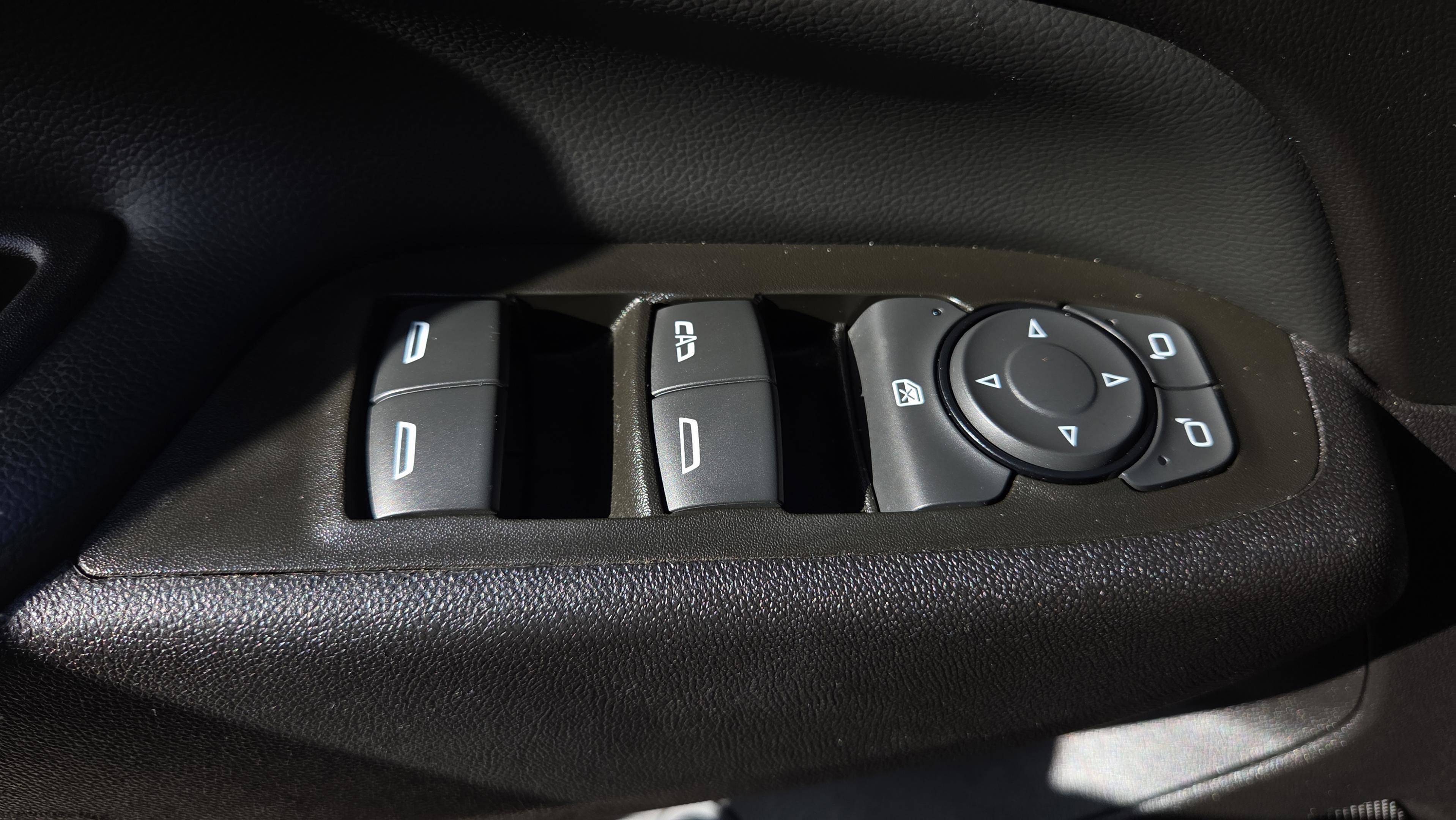 Used 2024 Chevrolet Equinox LT image 36