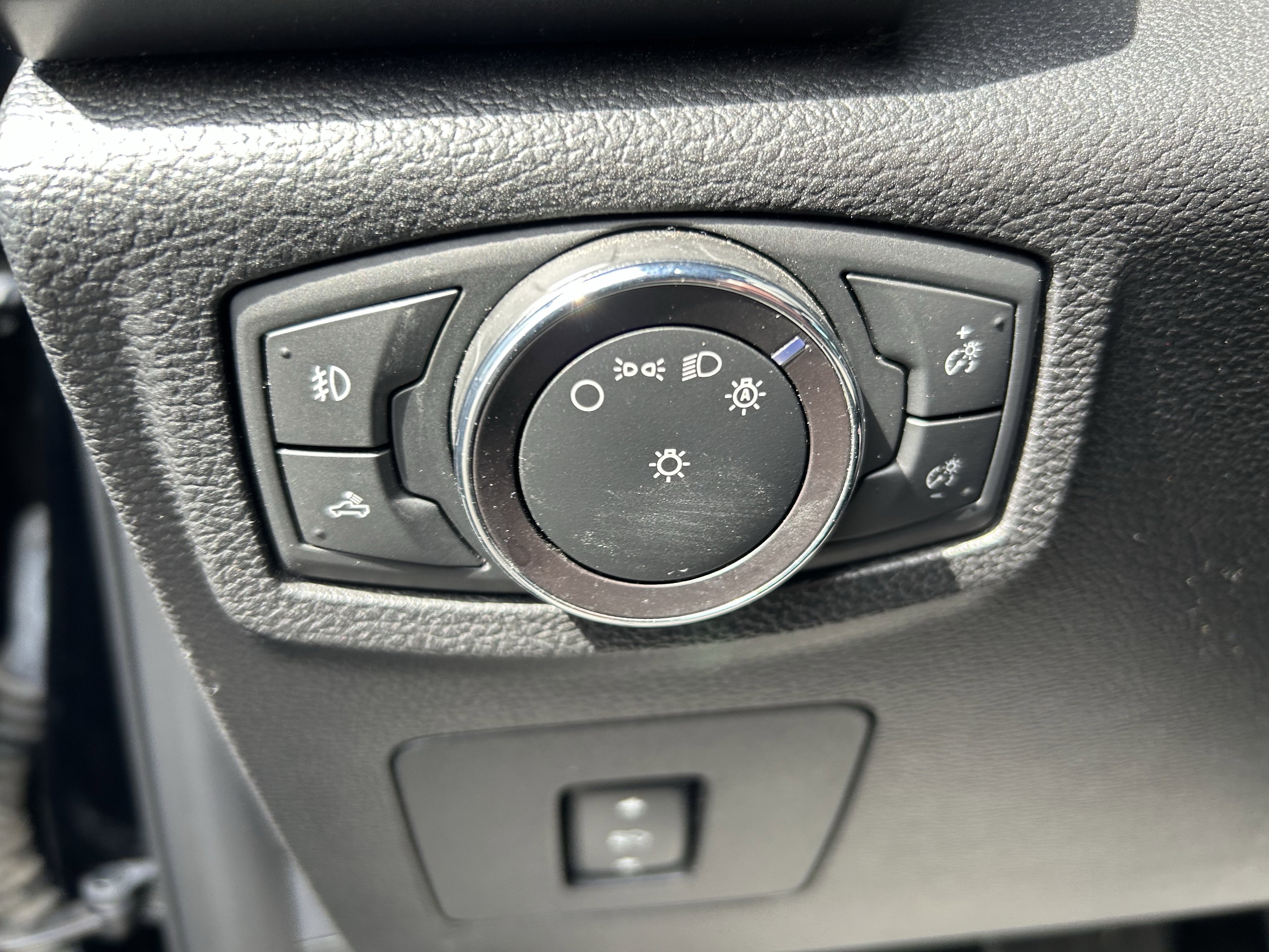 Used 2017 Ford F150 XLT w/ Equipment Group 302A Luxury RWD image 12