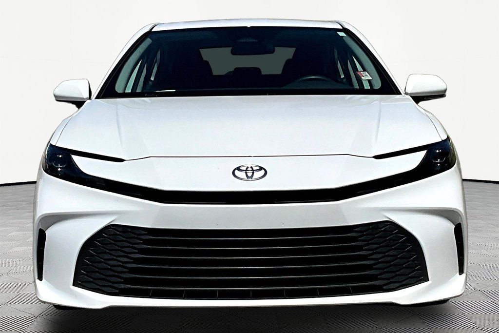 Used 2025 Toyota Camry LE FWD image 2
