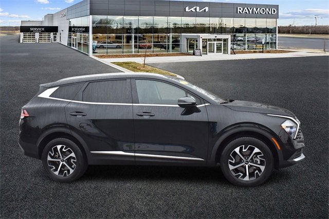 Used 2023 Kia Sportage EX image 2