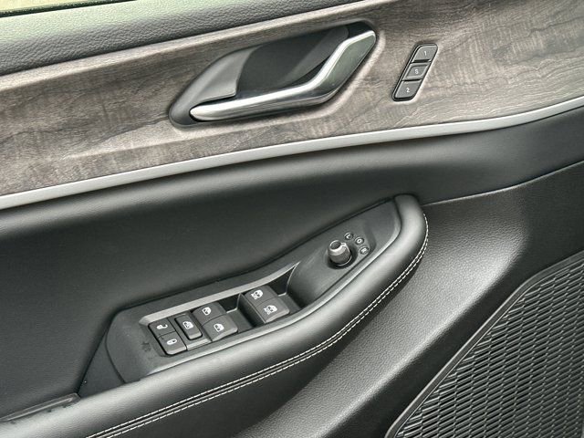 New 2025 Jeep Grand Cherokee L Limited w/ Black Appearance Package image 12