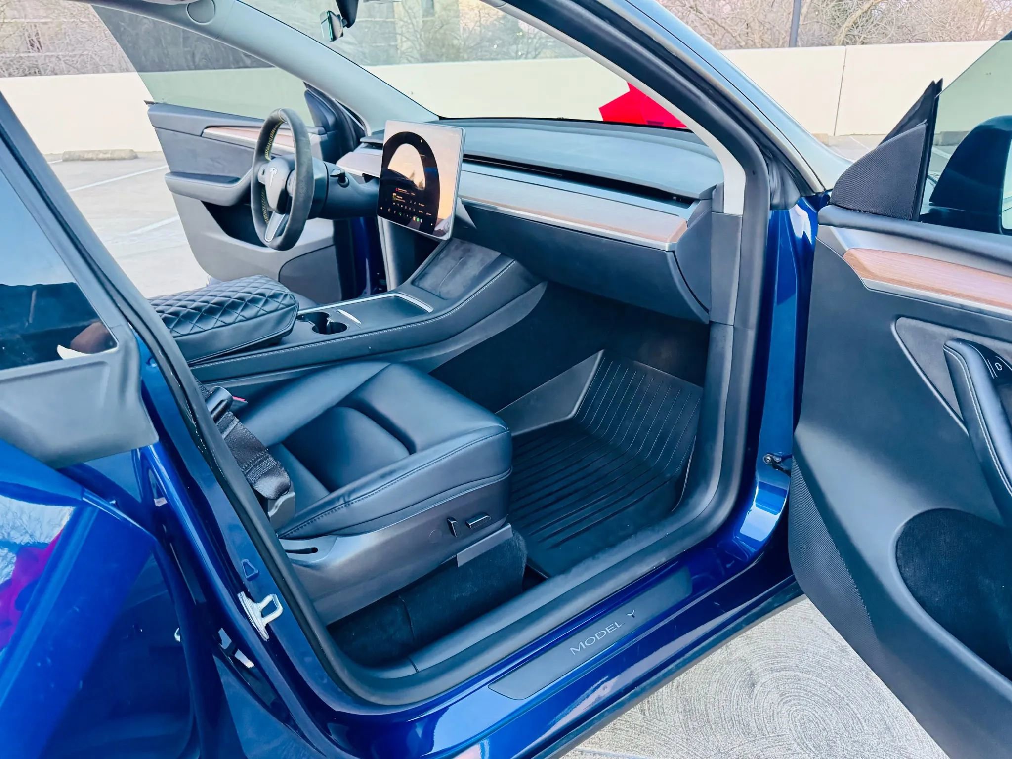 Used 2023 Tesla Model Y Performance image 24