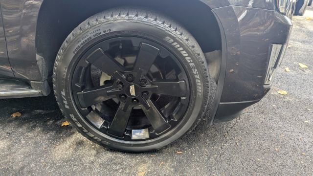 Used 2015 Cadillac Escalade Luxury image 11