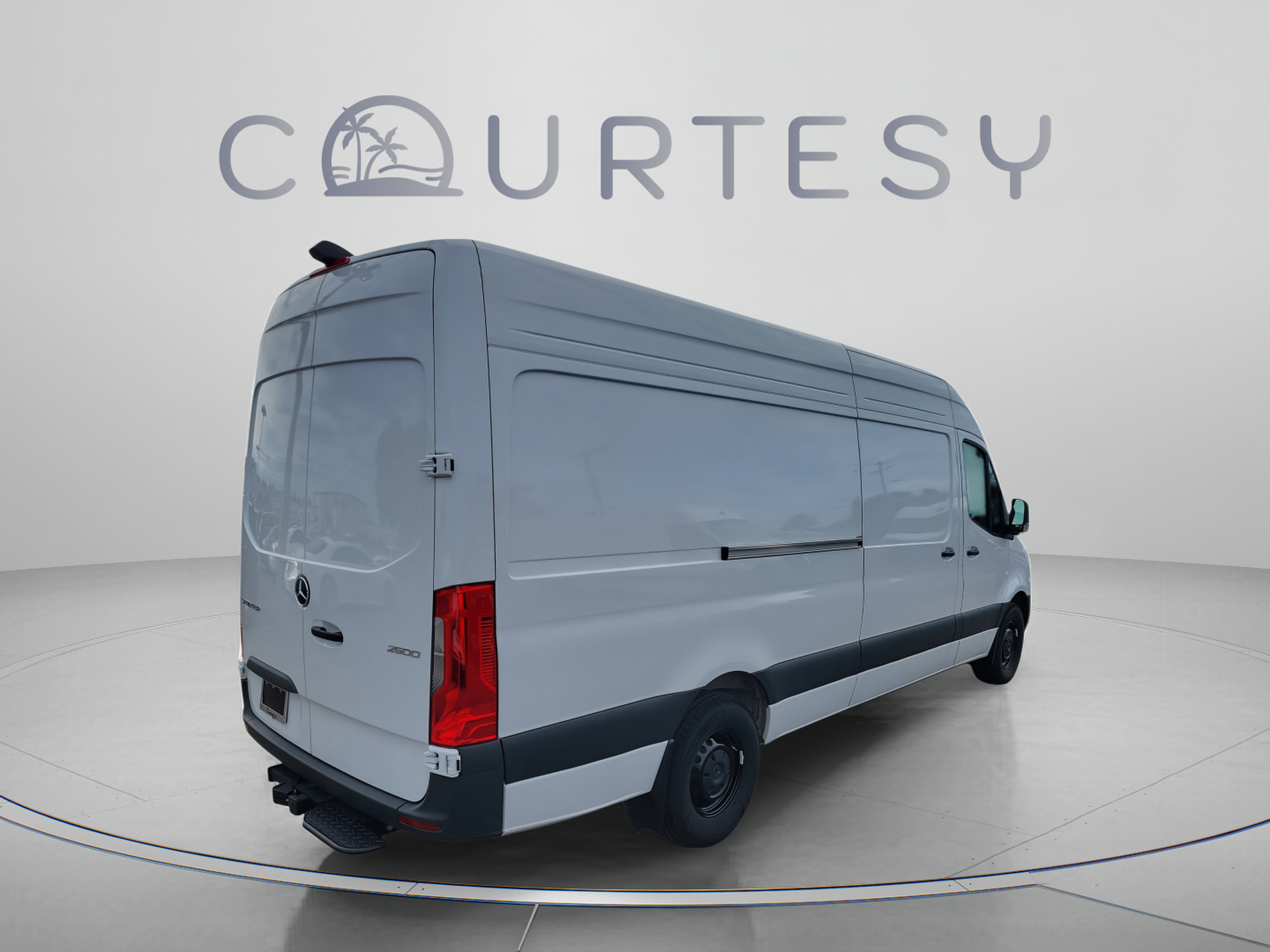 Used 2025 Mercedes-Benz Sprinter 2500 image 4