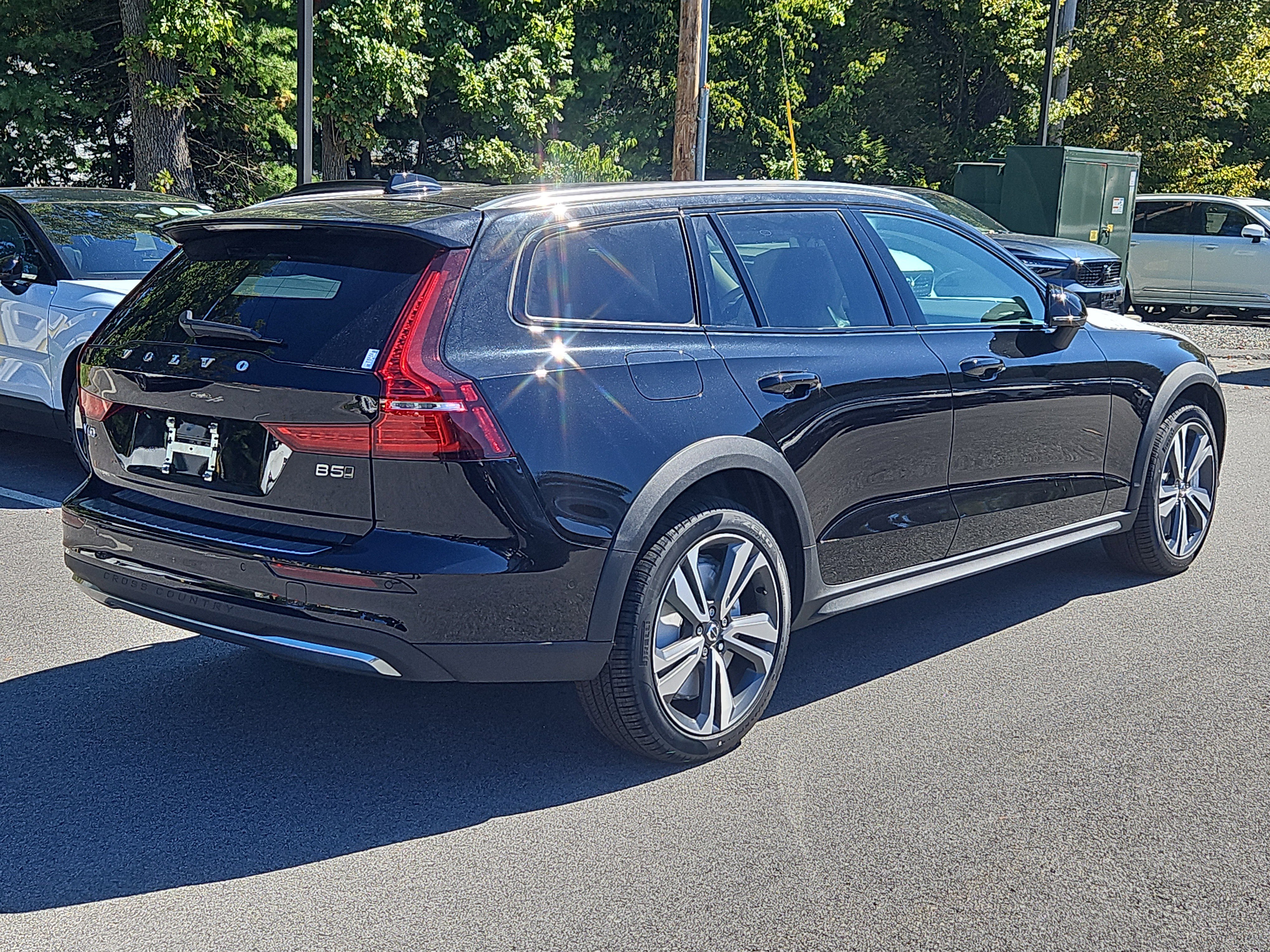 New 2026 Volvo V60 B5 Cross Country Plus w/ Protection Package Premier image 2