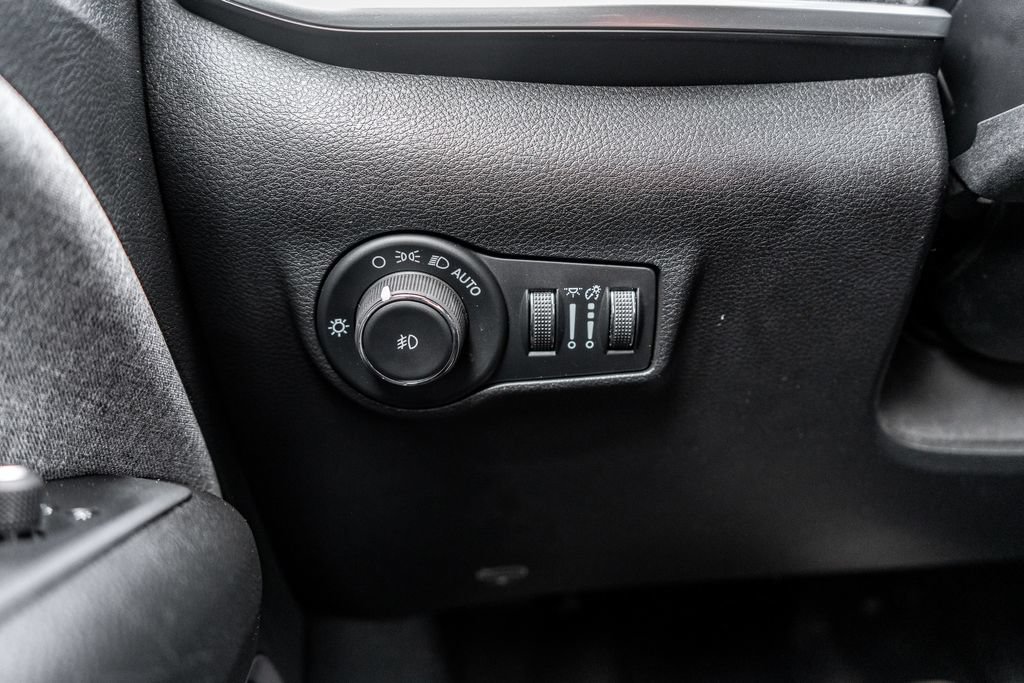 Used 2023 Jeep Compass Latitude AWD/4WD image 20