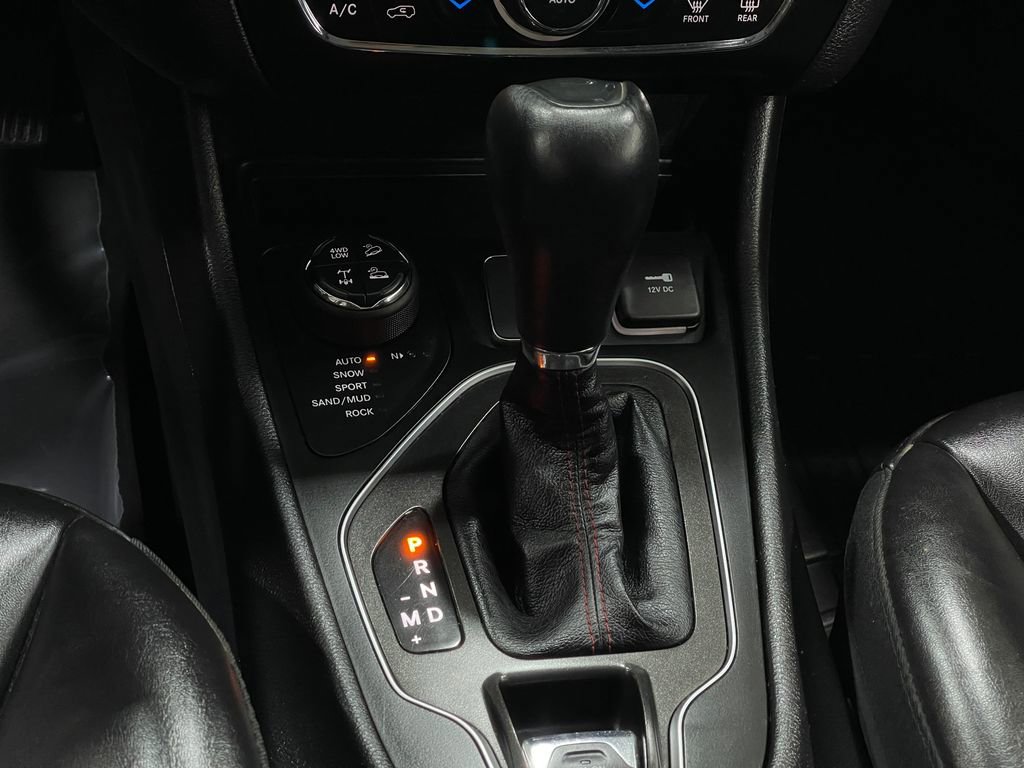 Used 2021 Jeep Cherokee Trailhawk w/ Trailer Tow Group image 29