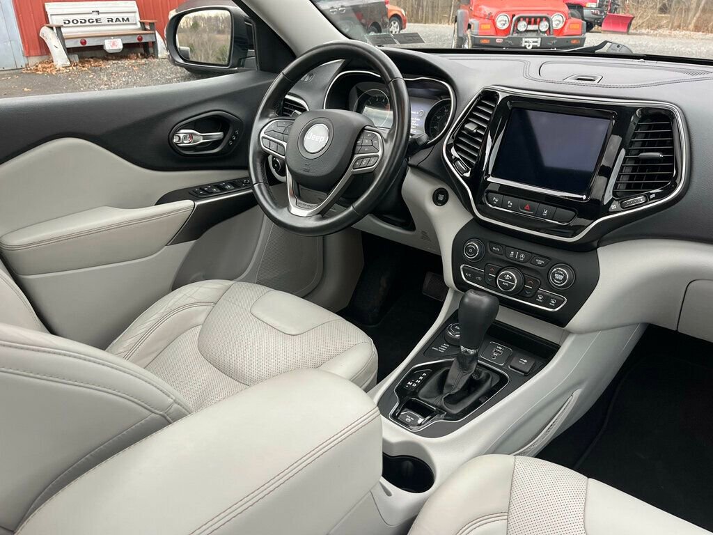 Used 2021 Jeep Cherokee Limited image 23