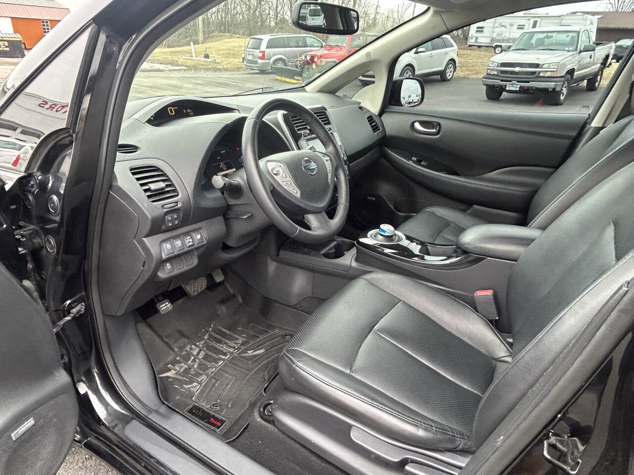 Used 2015 Nissan Leaf SL w/ Premium Package image 9