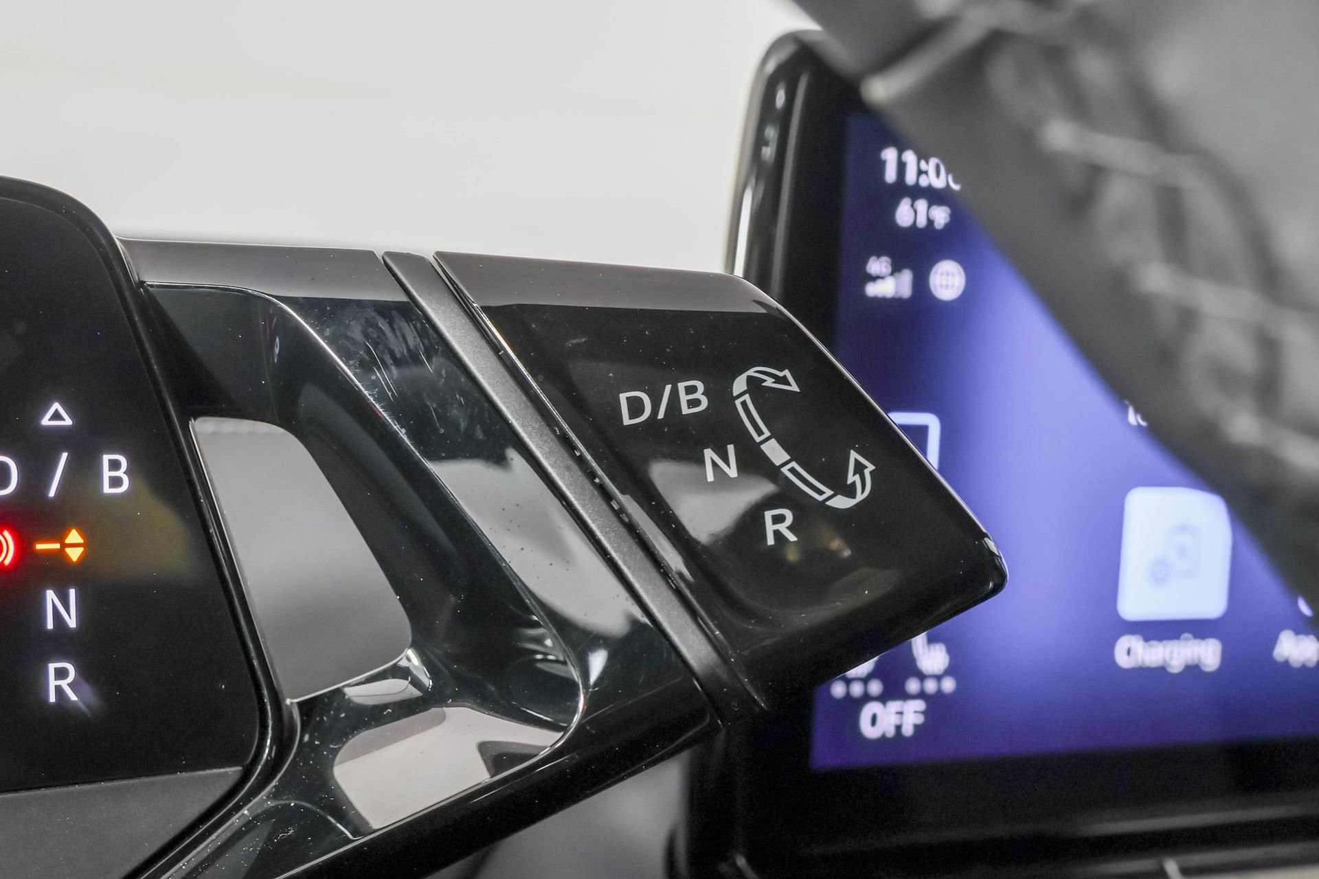 Certified 2023 Volkswagen ID.4 Pro AWD/4WD image 33