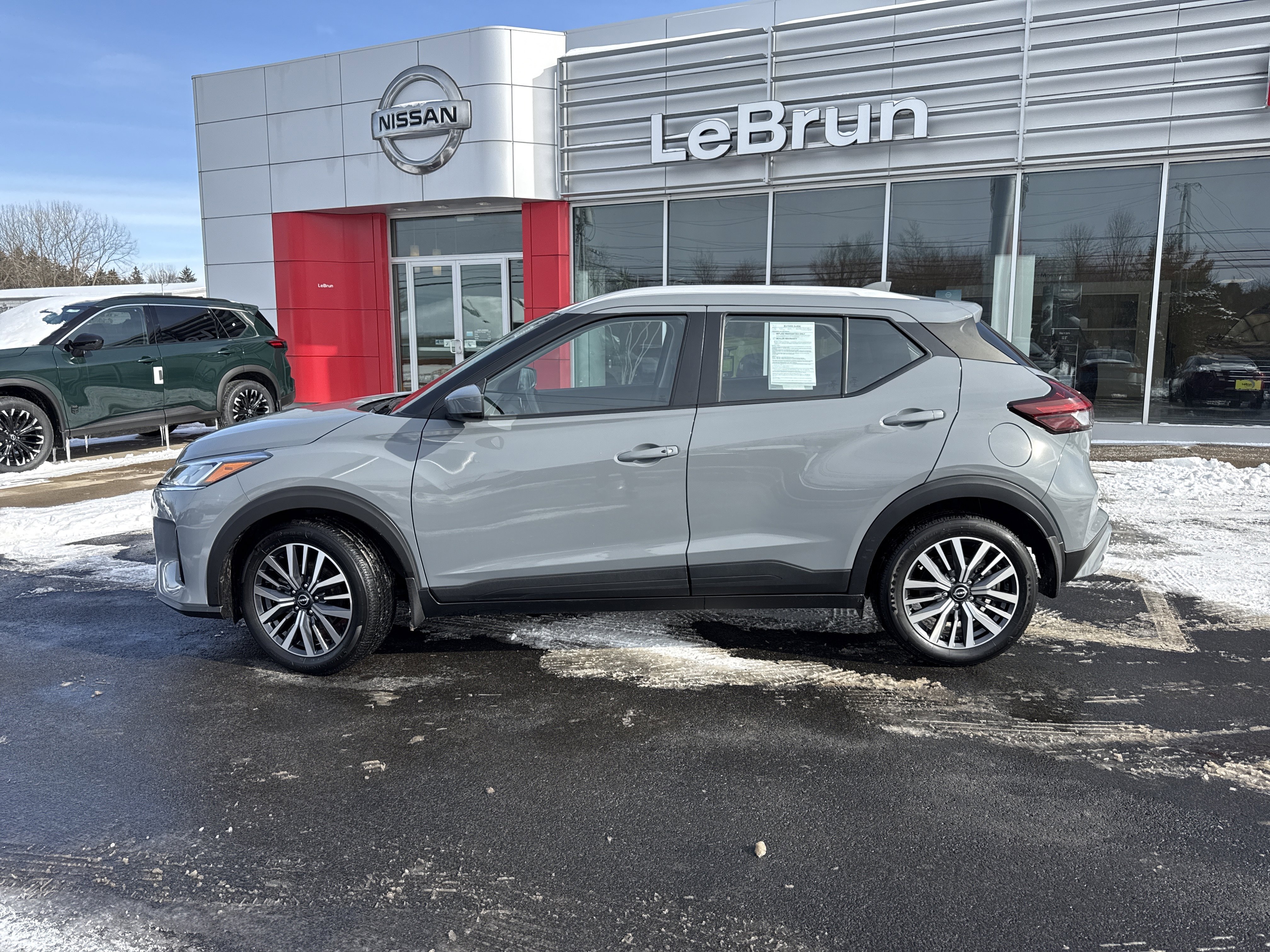 Used 2023 Nissan Kicks SV image 2