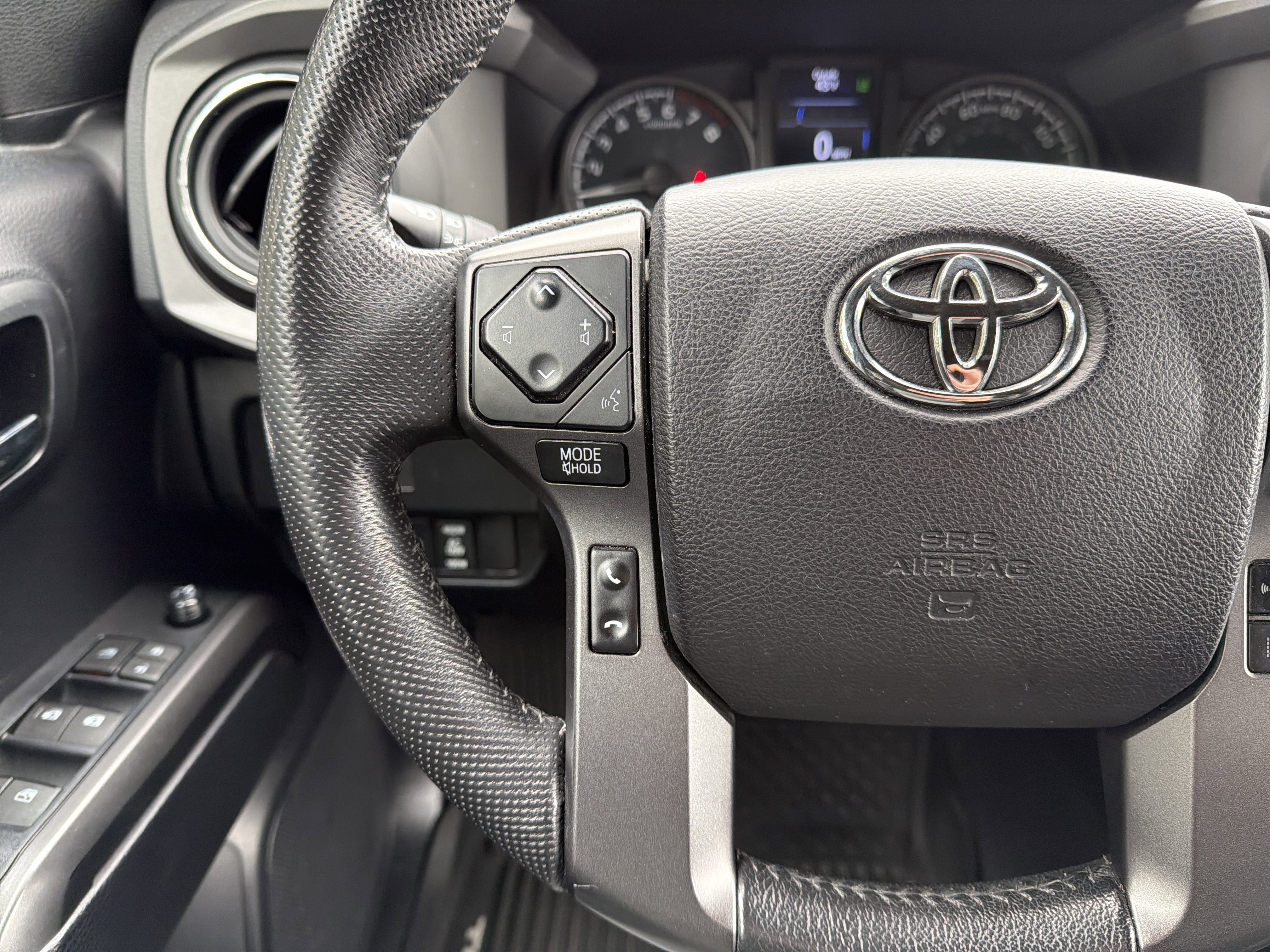 Used 2021 Toyota Tacoma TRD Off-Road w/ Technology Package image 19