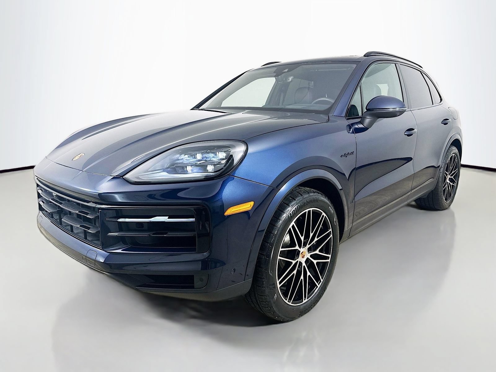 Used 2025 Porsche Cayenne E-Hybrid AWD/4WD image 1