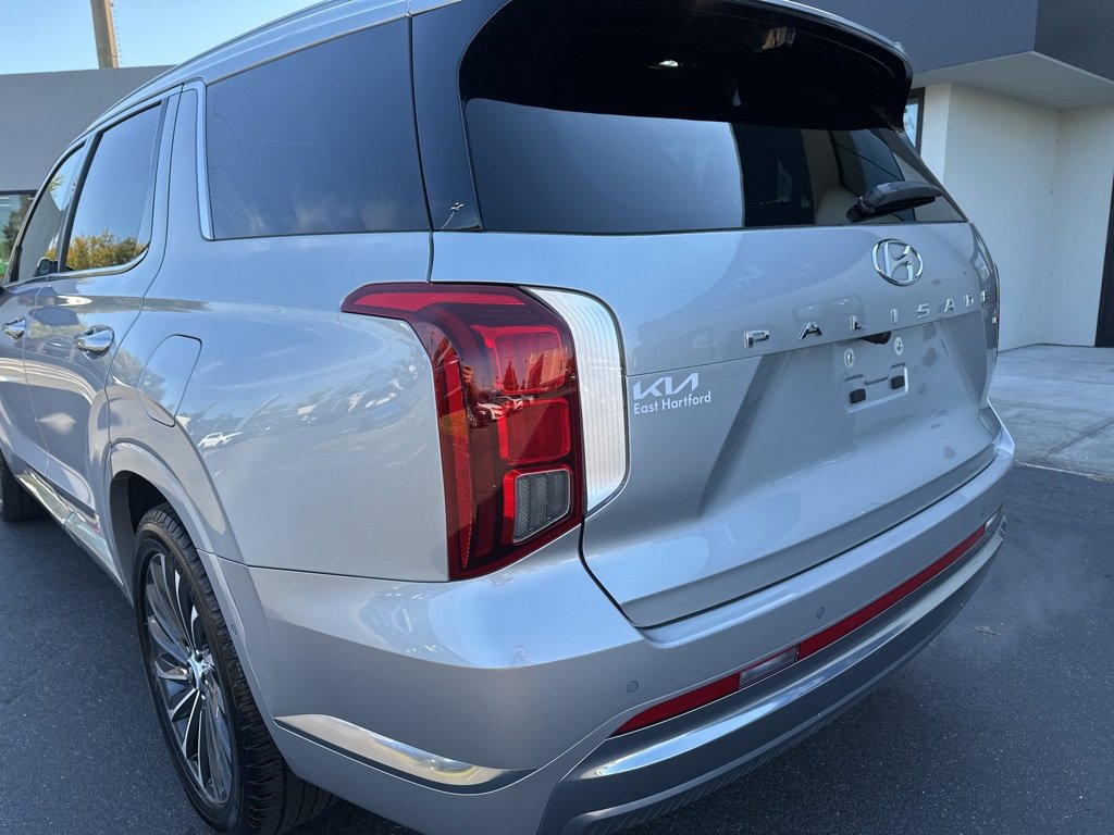 Used 2023 Hyundai Palisade Calligraphy image 9