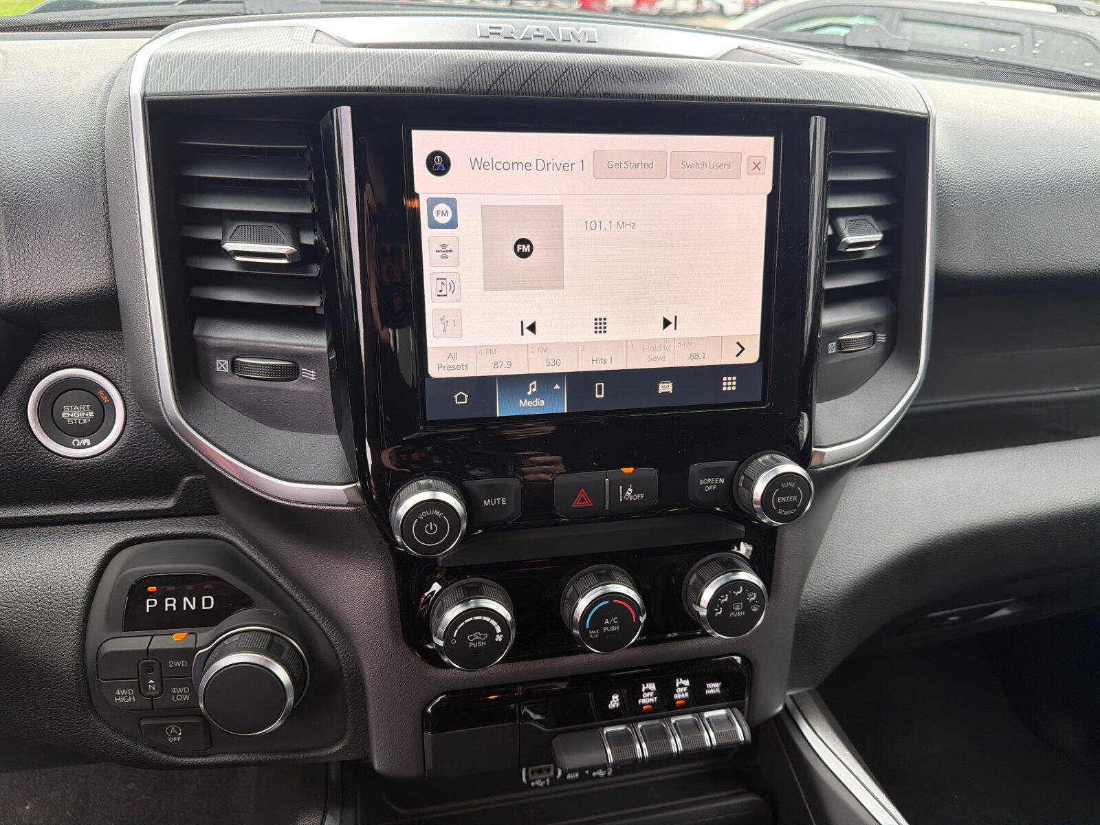 New 2026 RAM 1500 Express AWD/4WD image 13
