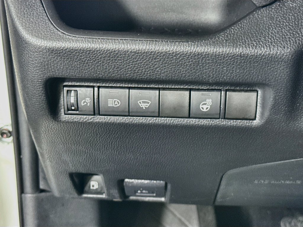 Certified 2022 Toyota RAV4 SE w/ SE Grade Weather Package AWD/4WD image 18