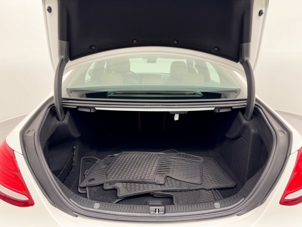 Used 2018 Mercedes-Benz E 300 4MATIC image 28