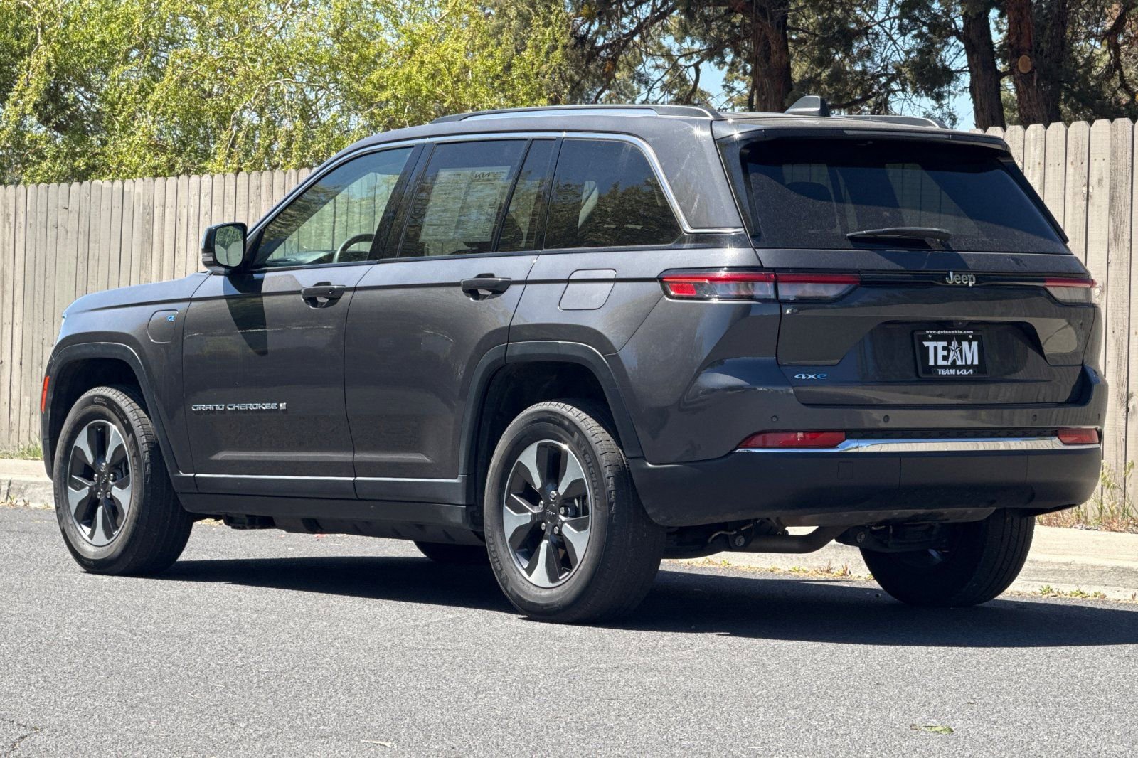 Used 2023 Jeep Grand Cherokee 4WD 4xe image 6