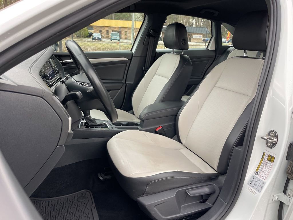 Used 2019 Volkswagen Jetta R-Line w/ R-Line Cold Weather Package FWD image 18