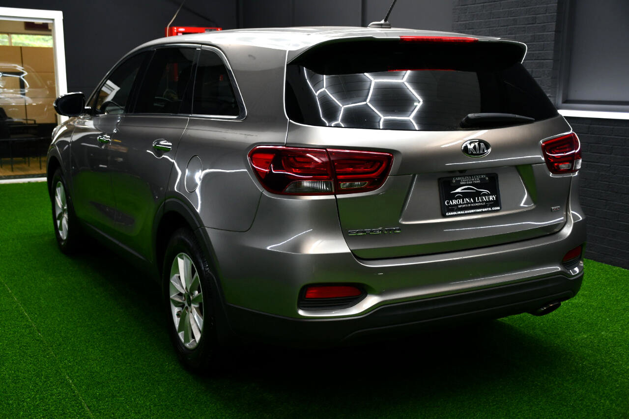 Used 2019 Kia Sorento LX image 3