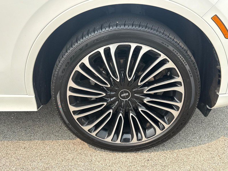 Certified 2020 Lincoln Aviator Black Label AWD/4WD image 12