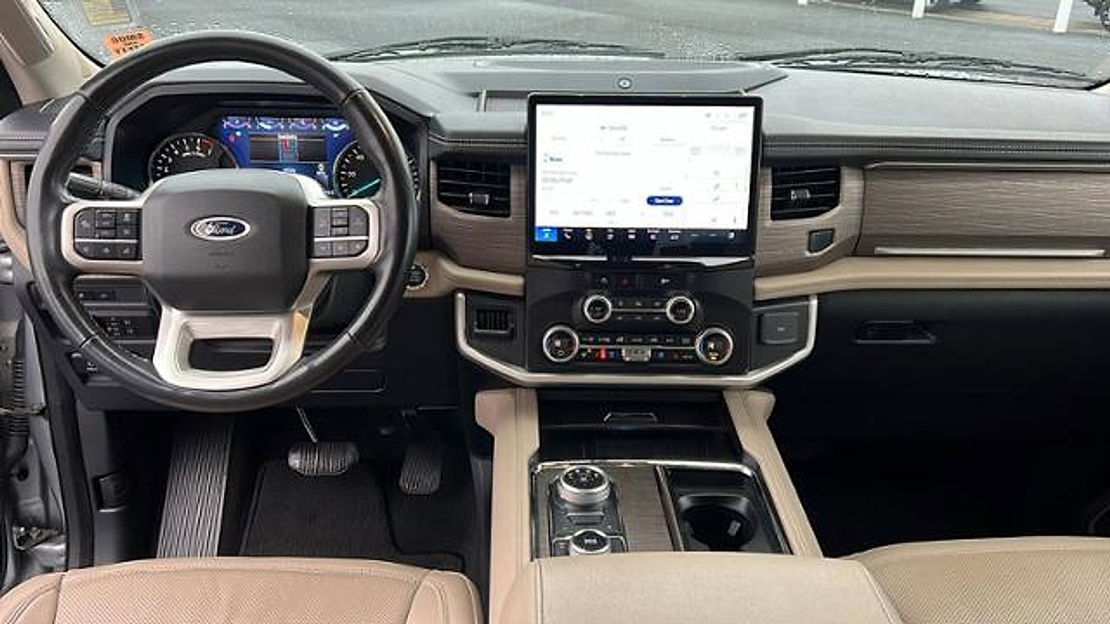 Used 2024 Ford Expedition Limited image 16